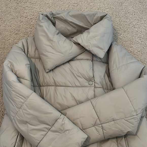 Banana Republic Funnel Neck Puffer Jacker NWT size S oversized. - Picture 2 of 8